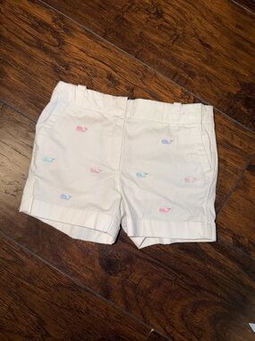 Vineyard Vines Girls Size 7 White Embroidered Whale Shorts